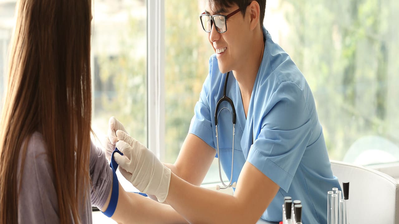 How to Get a Phlebotomy Internship
